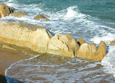 Felsen1.jpg (59380 Byte)
